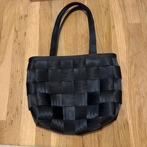 Seatbelt tote bag (black)